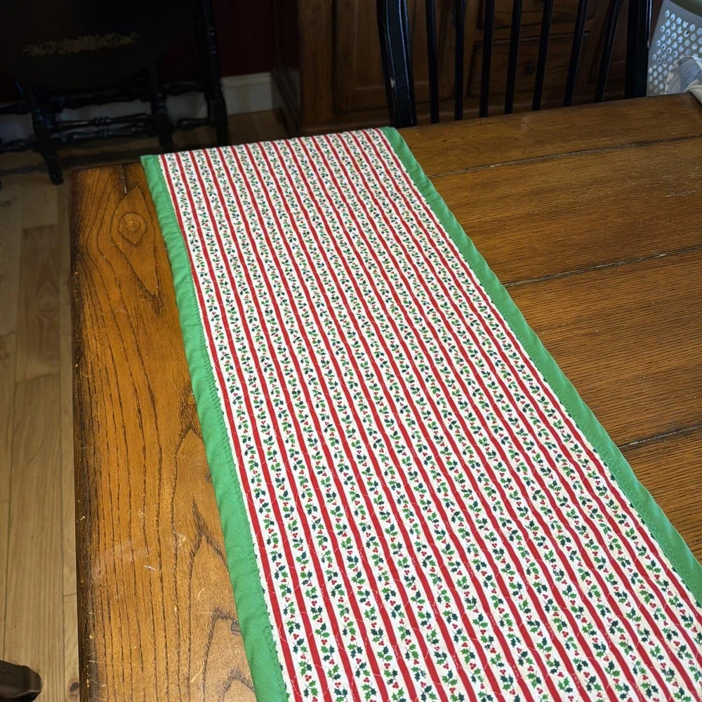Vtg Christmas Table Runner 2 Sided Red Green Holly 67
